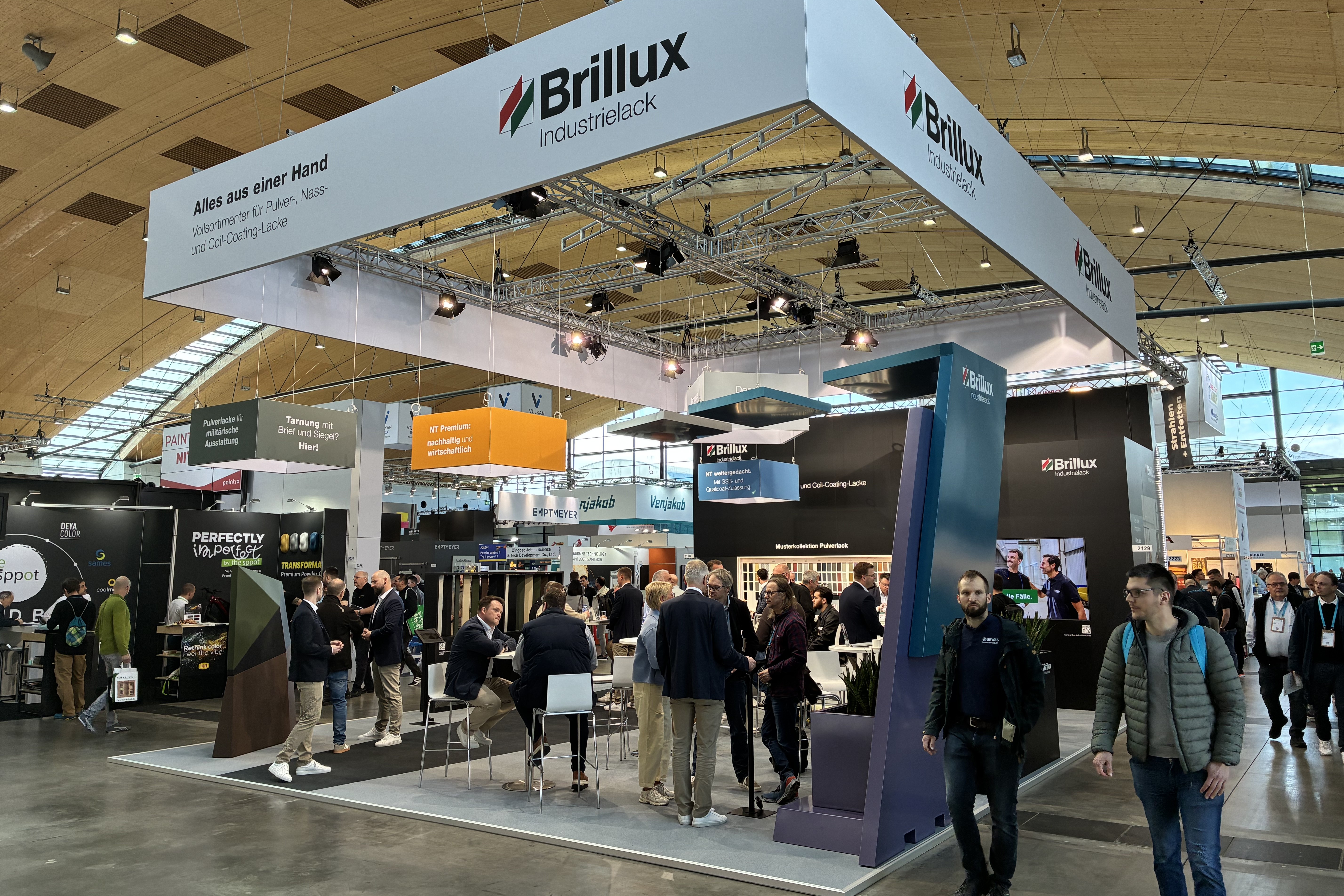 Blick auf den Brillux Industrielack Messestand
